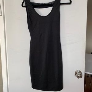 Black bodycon dress